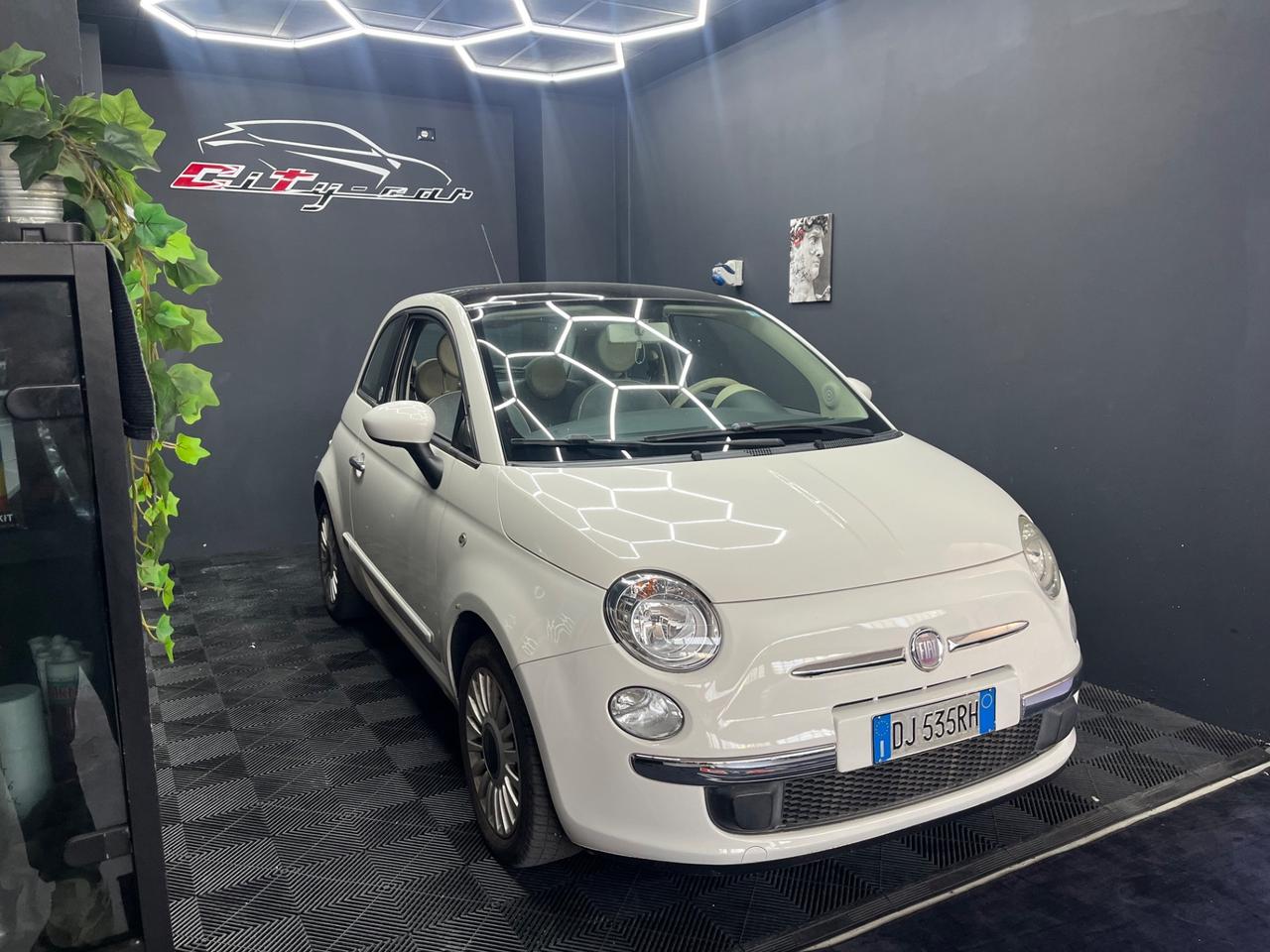 Fiat 500 1.4 Lounge – 100 CV: Piccola, Grintosa e Iconica