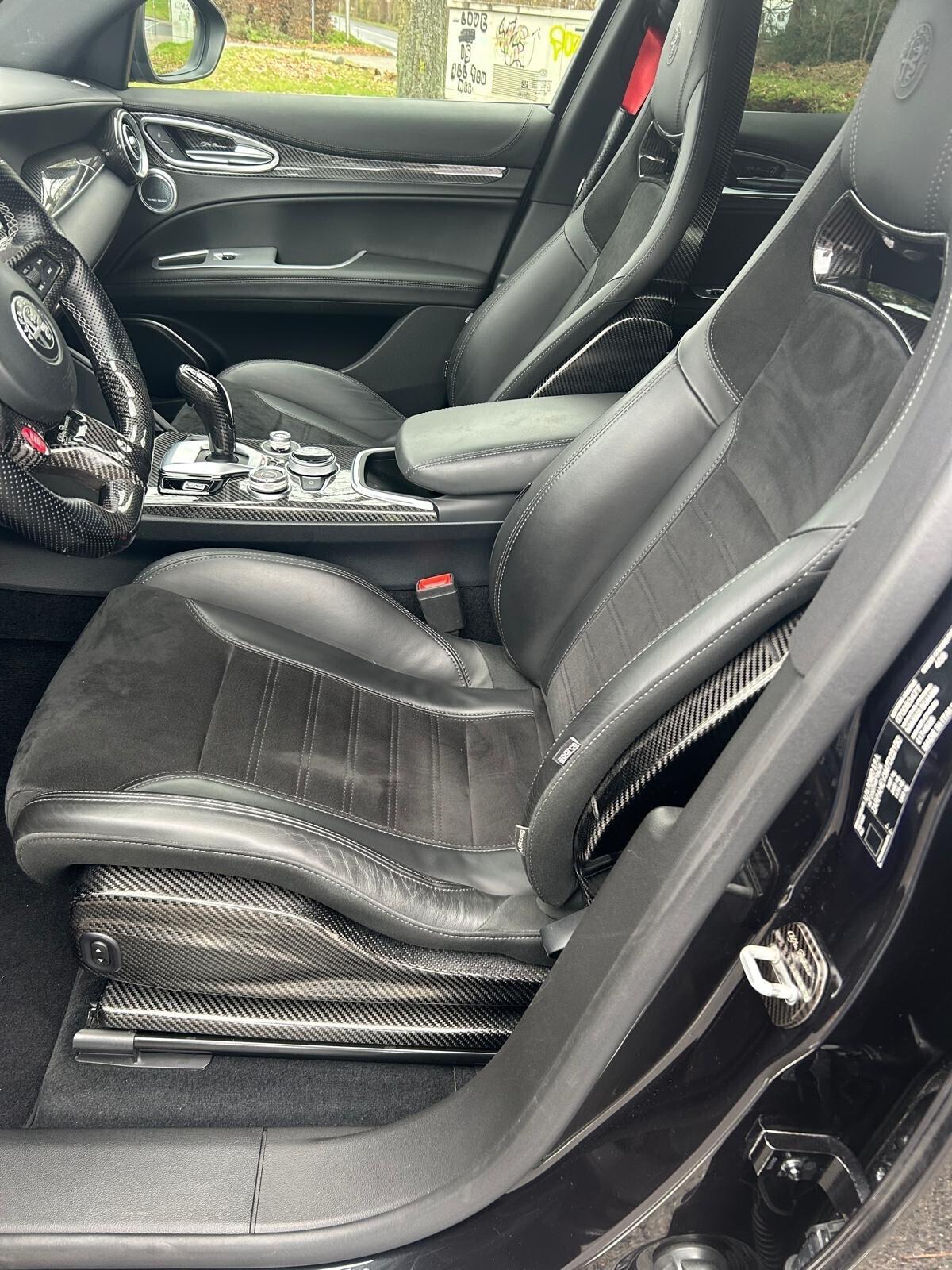 A.R. Stelvio Quadrifoglio 510 CV-22 omologati-Sparco-Carbonio