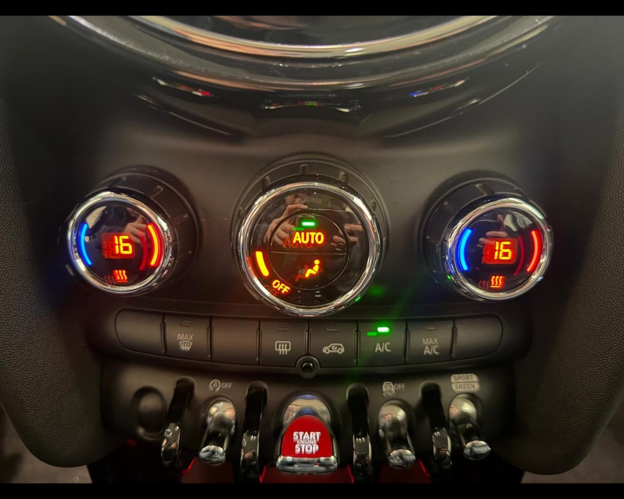 MINI Mini 5 porte (F55) - Mini 1.5 Cooper Classic 5 porte