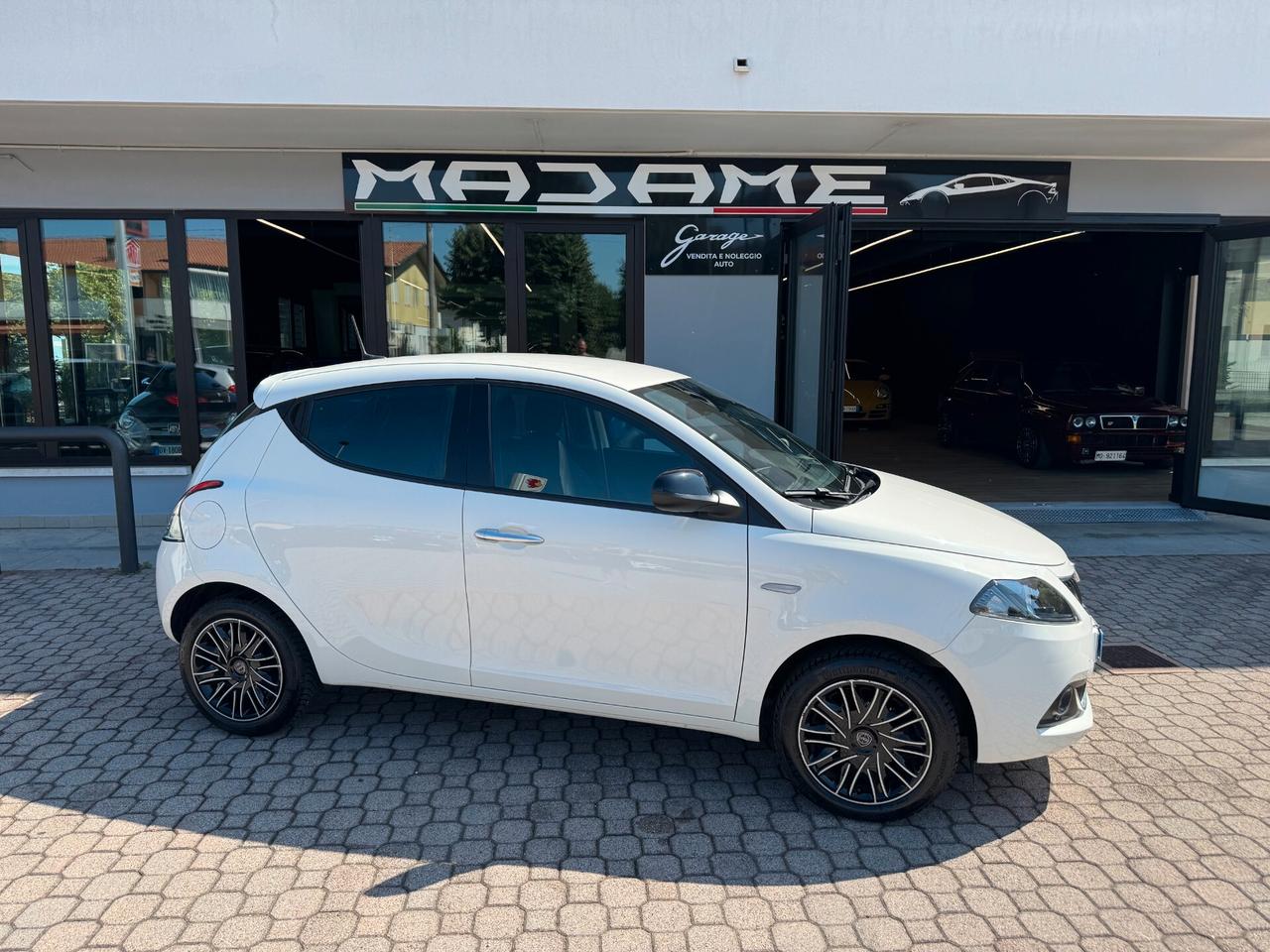 Lancia Ypsilon 1.0 FireFly 5 porte S&S Hybrid Gold