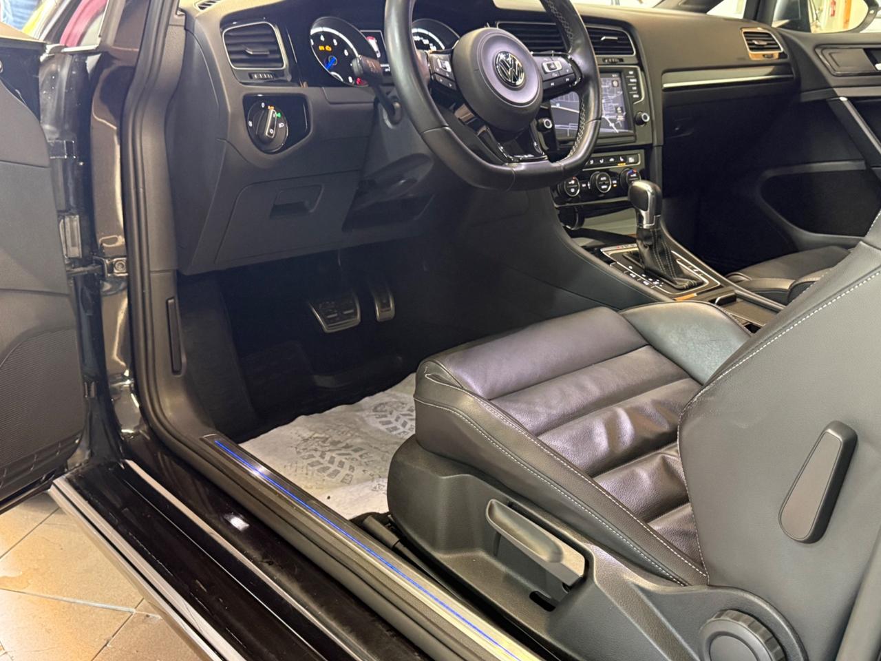 Volkswagen Golf R 2.0 DSG 3p. 300CV tetto apribile.