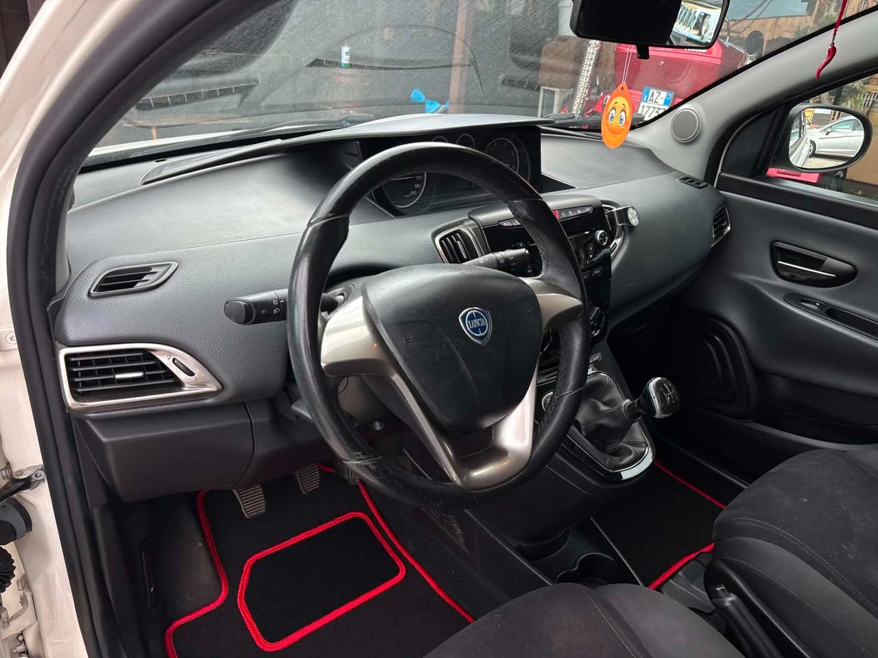 Lancia Ypsilon 1.3 MJT 16V 95 CV 5 porte S&S Silver