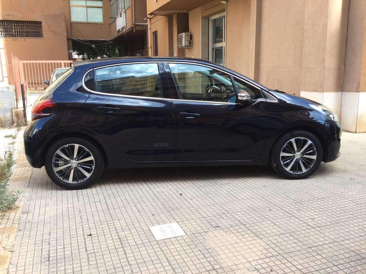Peugeot 208 1.2 Allure 5 porte