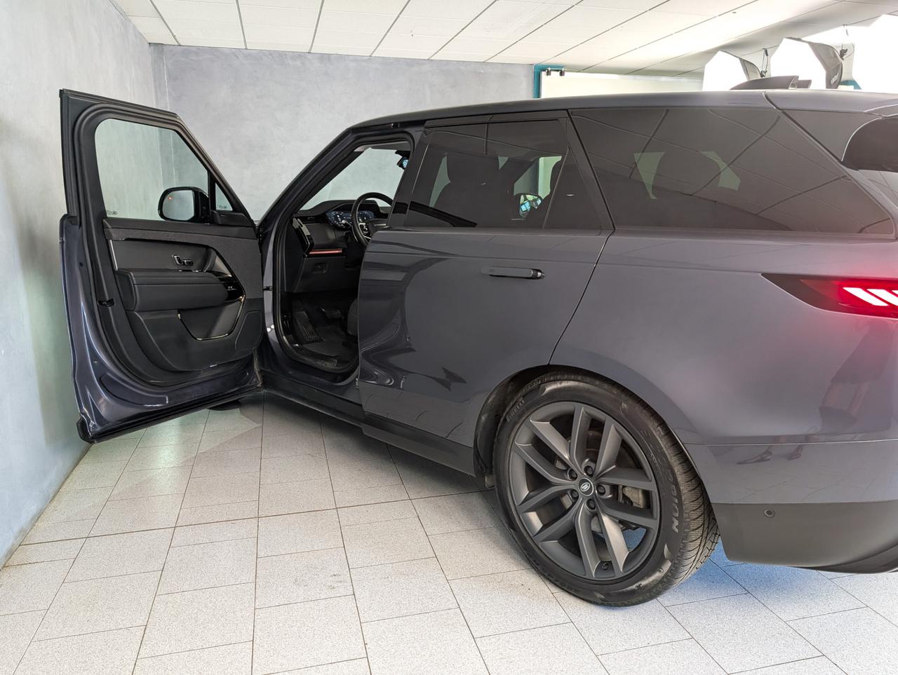 Land Rover Range Rover Sport D250 Diesel Mild Hybrid Dynamic SE