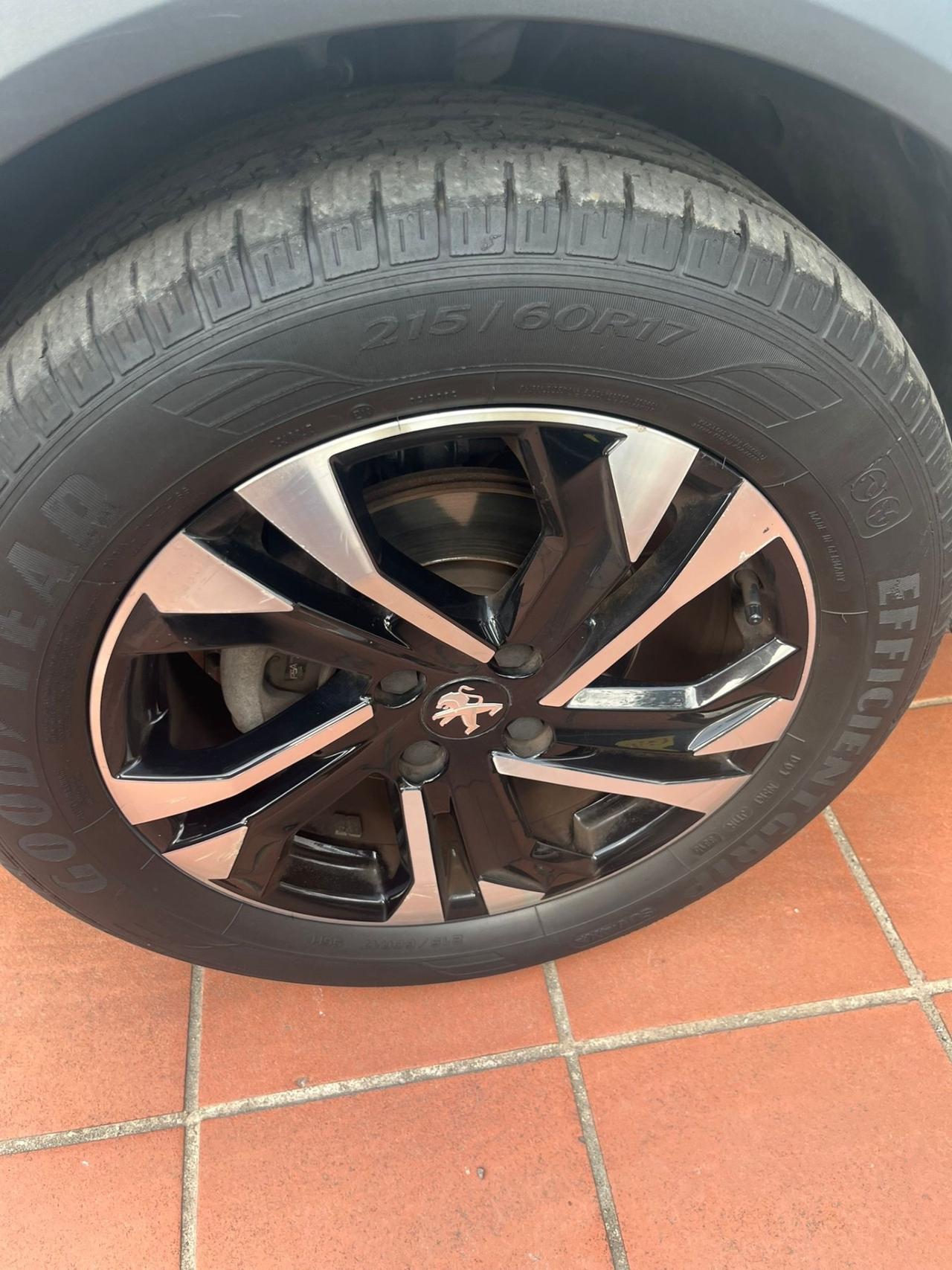 Peugeot 2008 PureTech 100 S&S Allure Pack