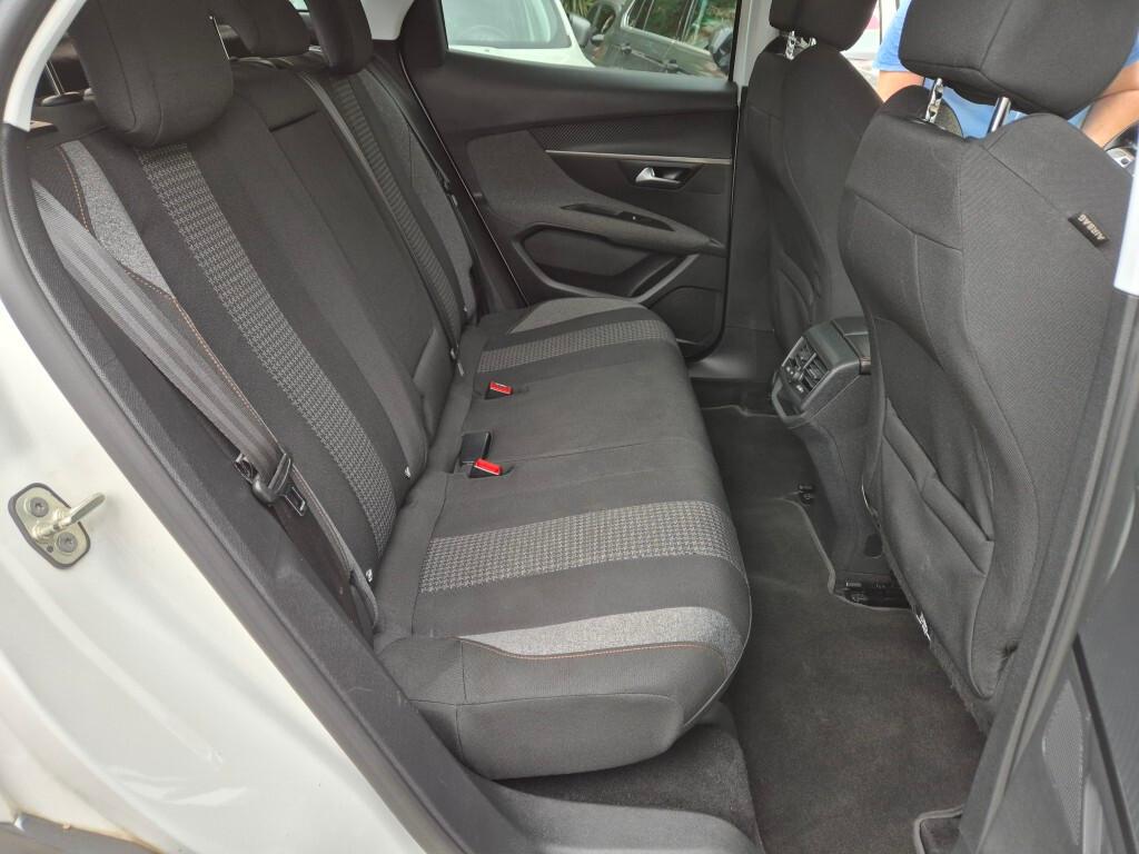Peugeot 3008 BlueHDi 130CV EAT8 CERCHI-18 CAMERA