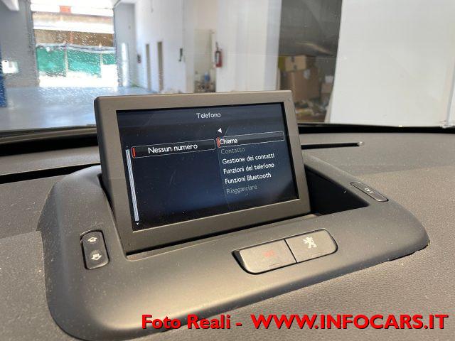 PEUGEOT 3008 1.6 HDi 115CV Active