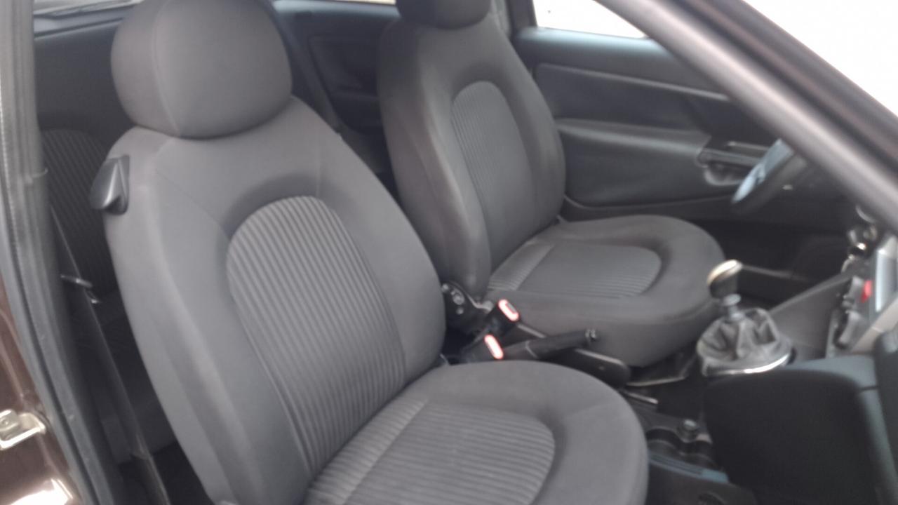 Lancia Ypsilon 1.2 BZ neopatentati 2011