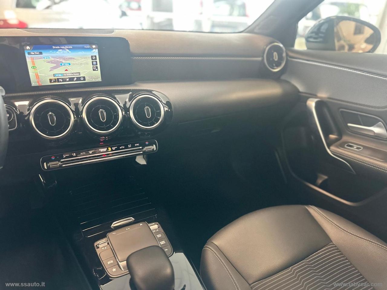 MERCEDES-BENZ A 180 d Automatic Premium