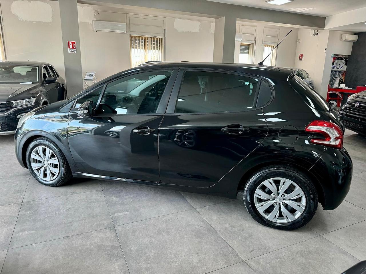 Peugeot 208 1.4 HDi 68 CV 5 porte 2012