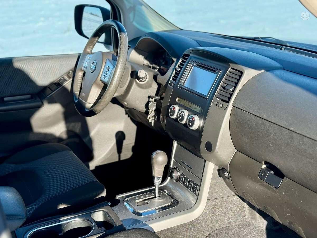 Nissan Navara 2.5 dCi 190CV automatico 4 porte Double Cab 2015