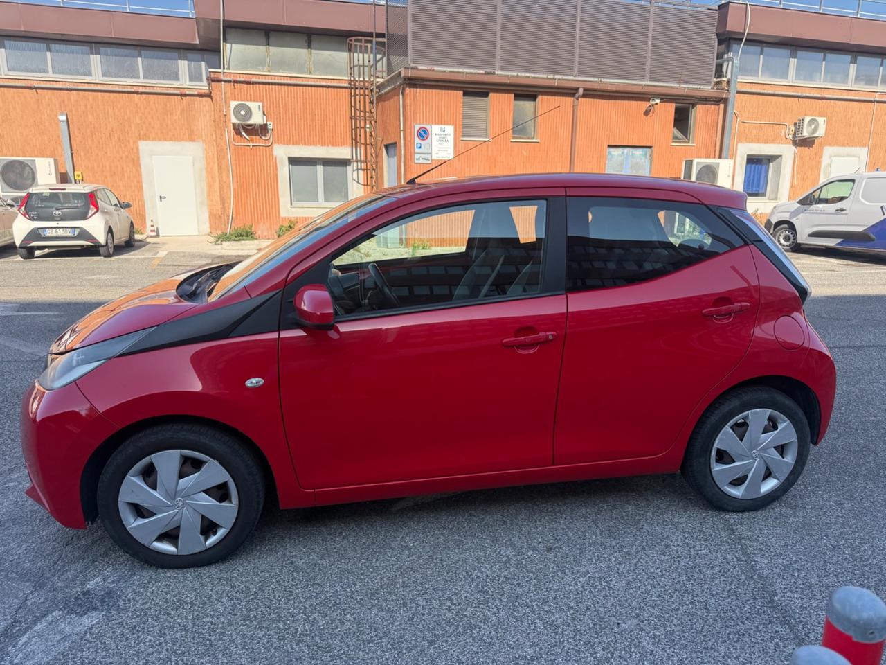 Toyota Aygo 1.0 VVT-i 69 CV 5 porte x-business