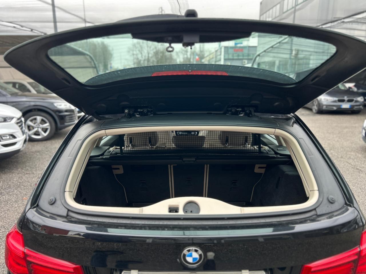 BMW Serie 3 Touring 318d Touring Luxury auto