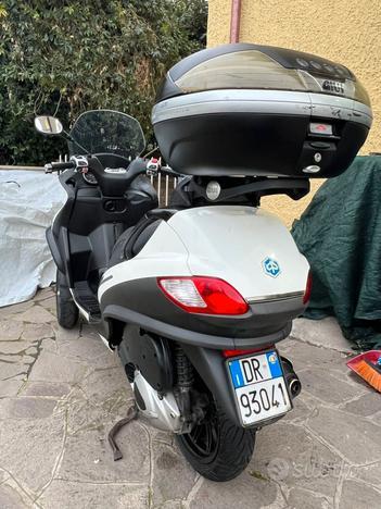PIAGGIO MP300 **