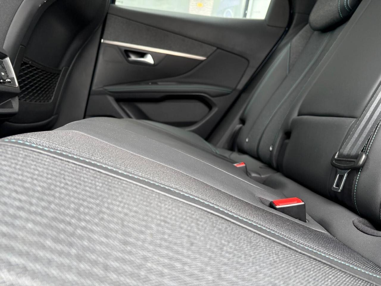 Peugeot 3008 ALLURE PACK BlueHDi 130 EAT8 N1 SPOTICAR