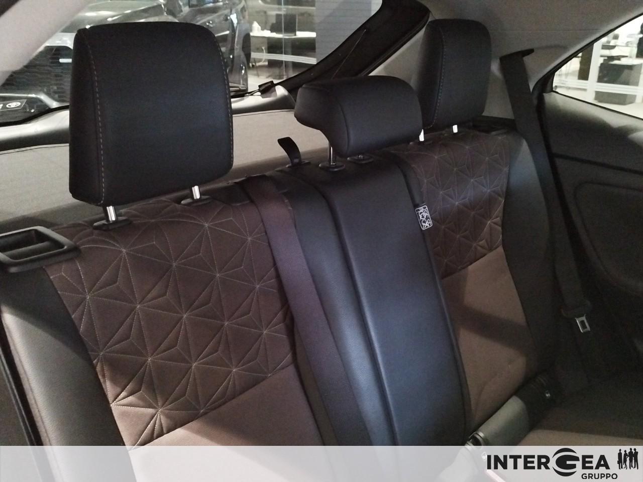 TOYOTA Yaris Cross 1.5h Lounge fwd 116cv e-cvt