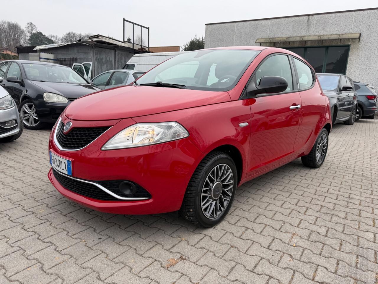 Lancia Ypsilon 1.2 69 CV 5 porte Platinum