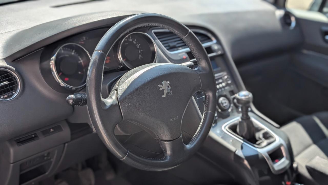 Peugeot 5008 1.6 HDi 112CV Premium