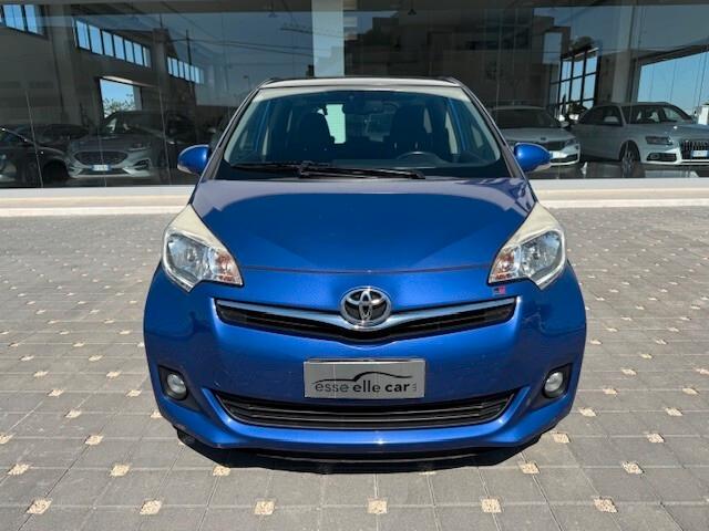 Toyota Verso-S 1.3 CVT Active 2011
