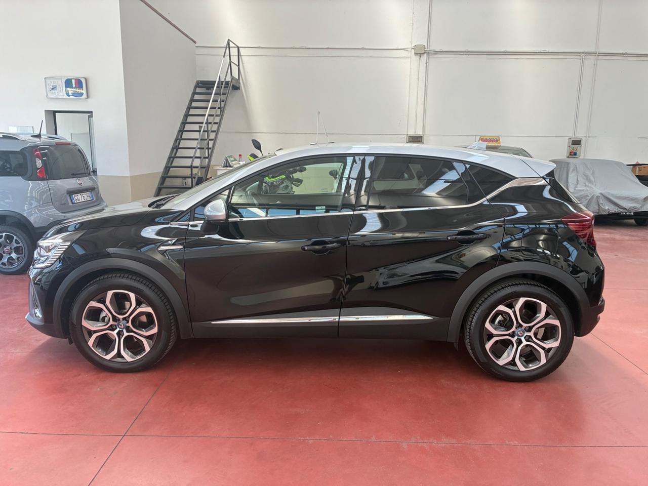 Renault Captur Plug-in Hybrid E-Tech 160 CV Initiale Paris