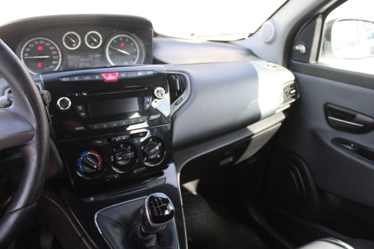 LANCIA - Ypsilon - 1.2 69 CV 5 porte Elefantino