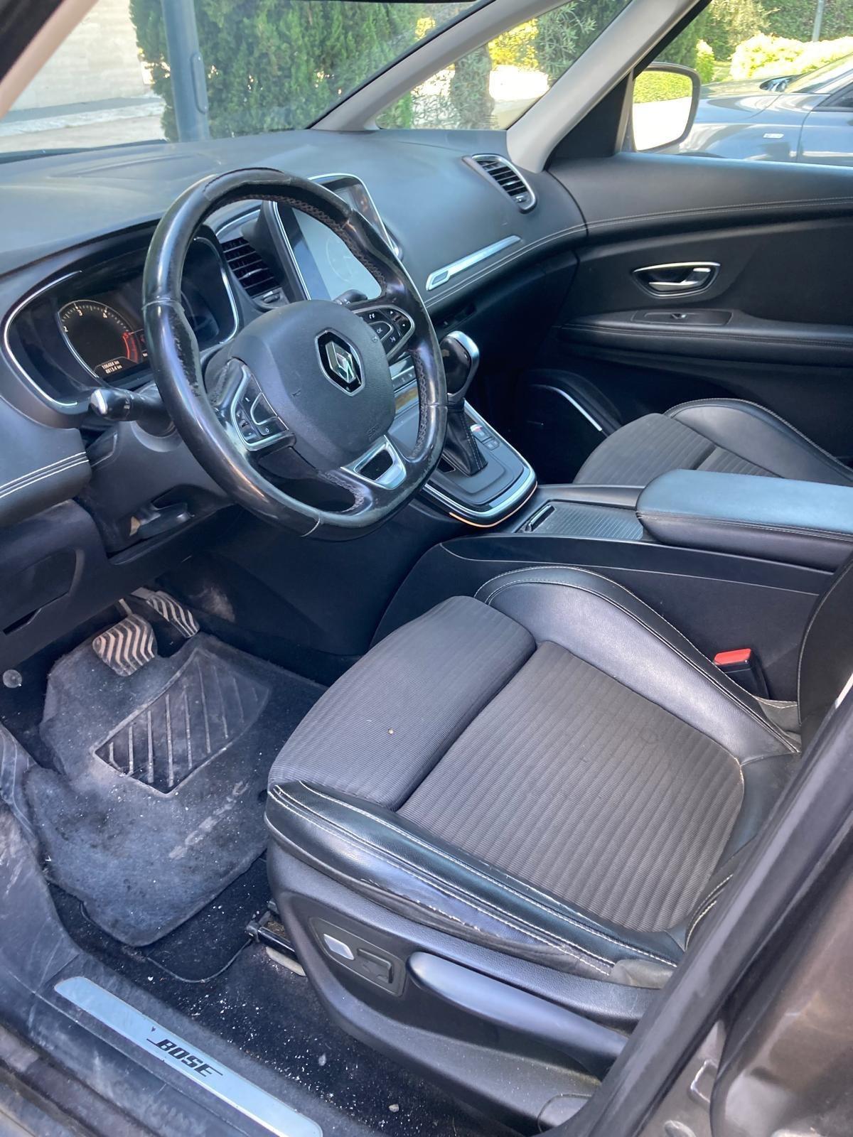 Renault Grand Scenic 7 posti 5 anni di garanzia