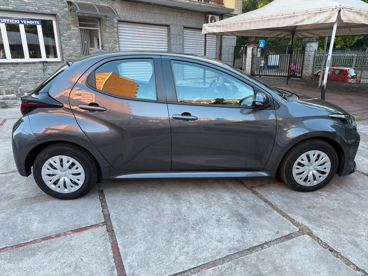Toyota Yaris 1.0 5 porte Active