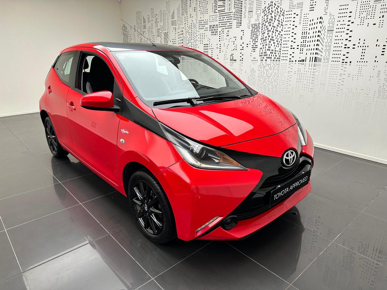 Toyota Aygo 5p 1.0 x-play my15