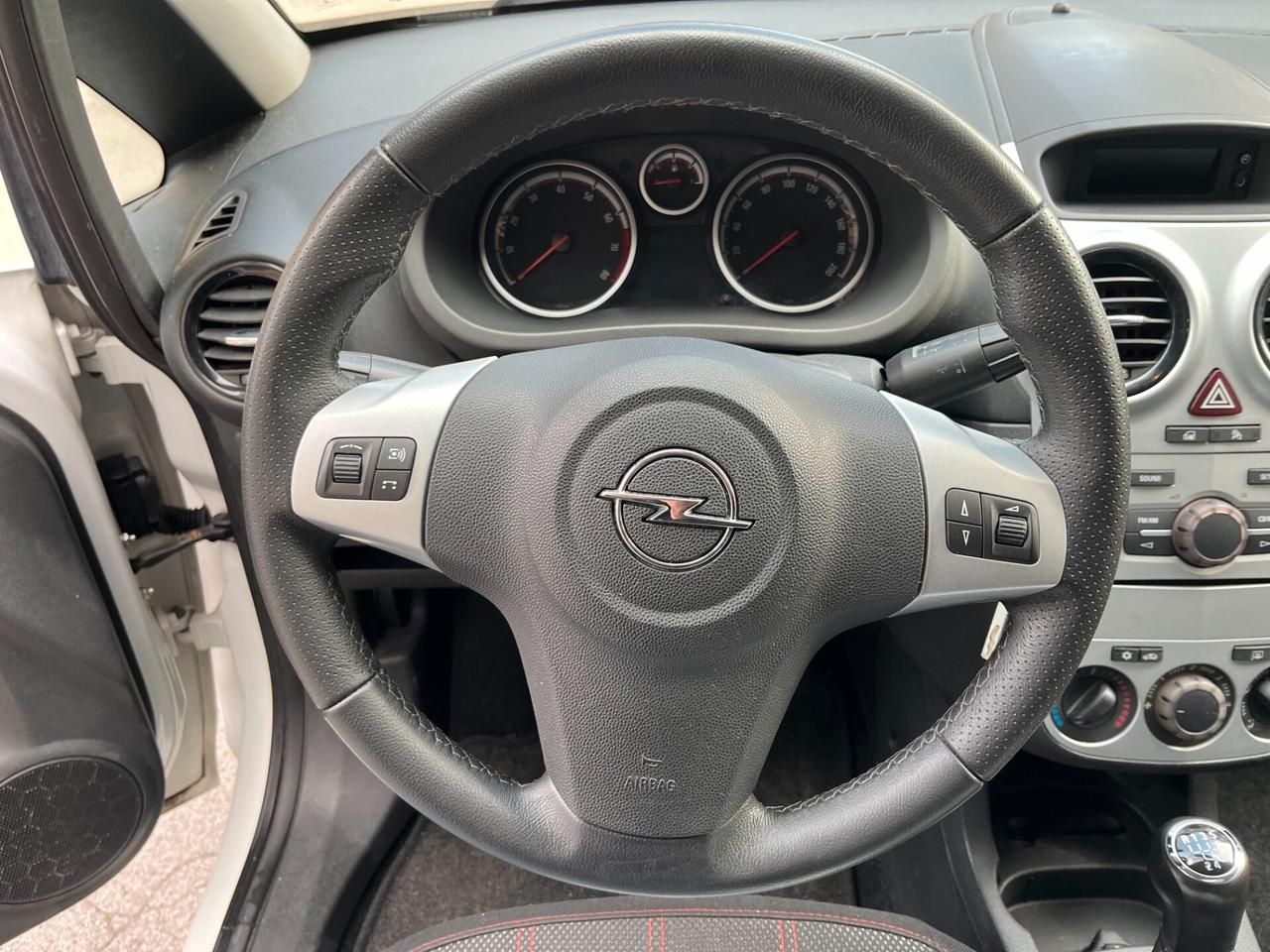 Opel Corsa 1.4 16V 3 porte Sport