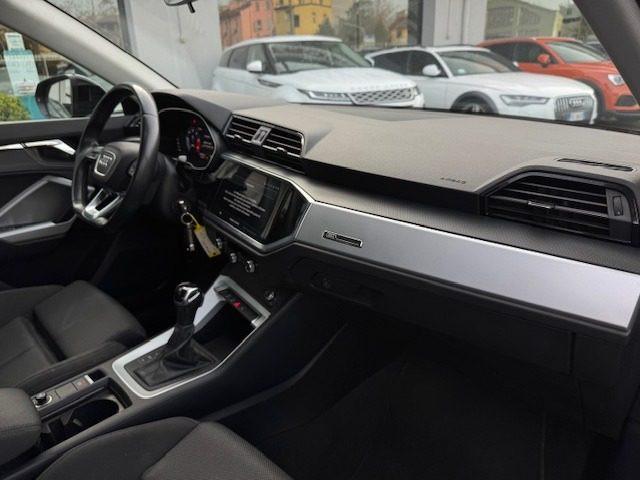 AUDI Q3 35 TDI S tronic Business