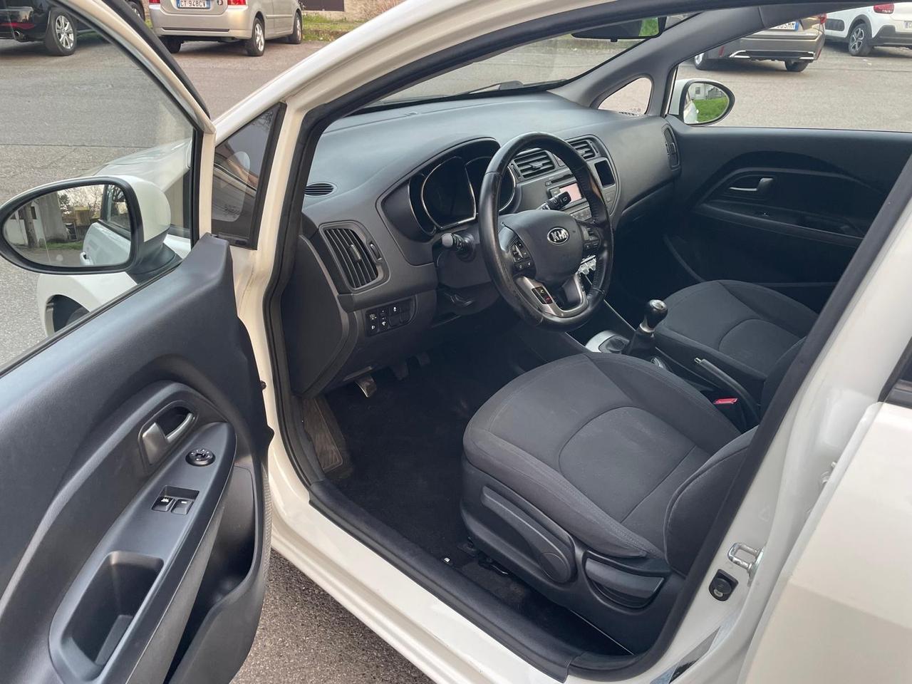 Kia Rio 1.2 CVVT 5p. Active per Neopatentati 2014