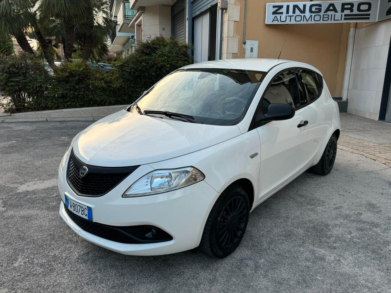 LANCIA YPSILON 1.2 BENZINA 69 CV. ELEFANTINO BLU PERFETTA