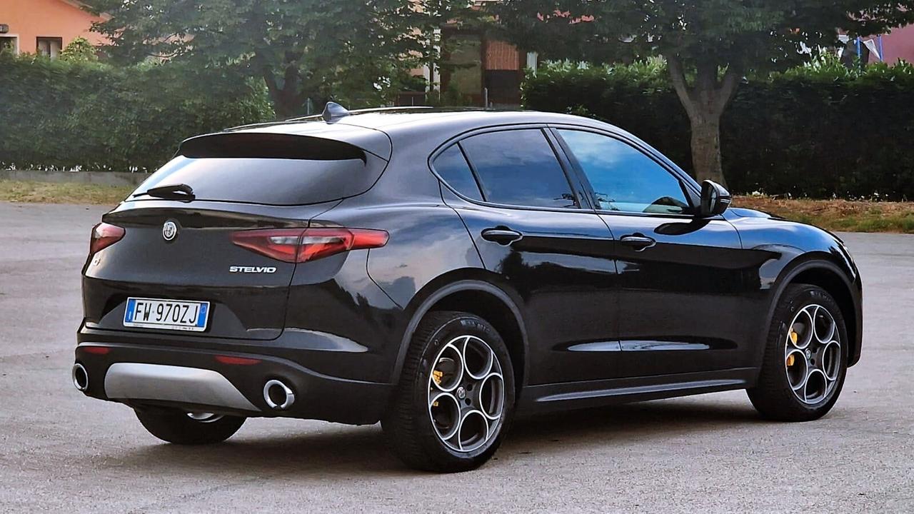 Alfa Romeo STELVIO 2.2 190CV AT8 Q4 Executive