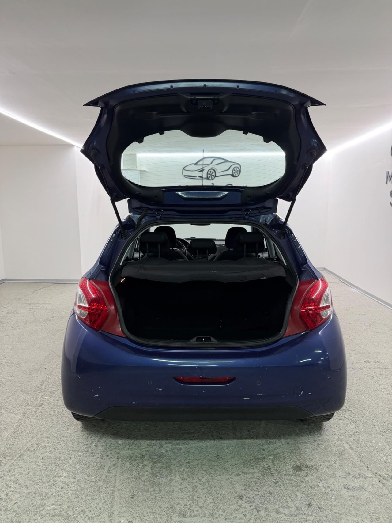 PEUGEOT 208 (anno 2015)