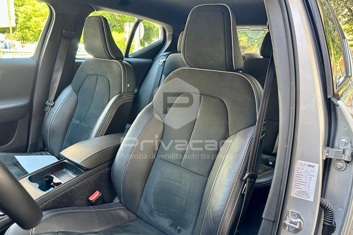 VOLVO XC40 T3 R-design