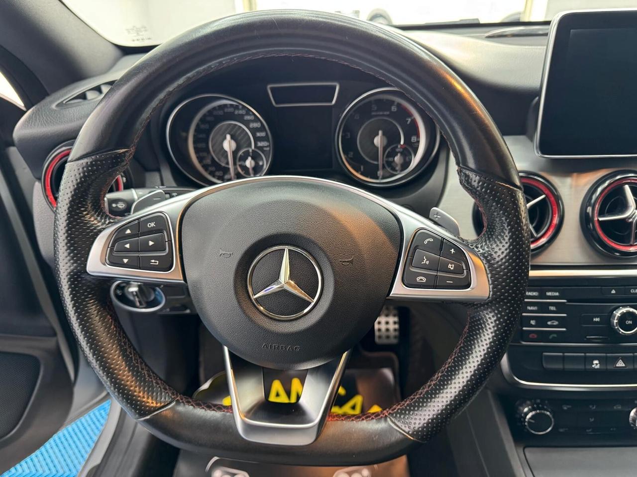 Mercedes-Benz CLA 45 AMG 381Cv