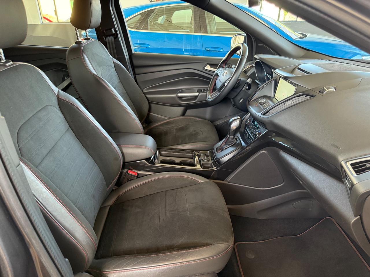 Ford Kuga 1.5 TDCI 120 CV S&S 2WD Powershift ST-Line