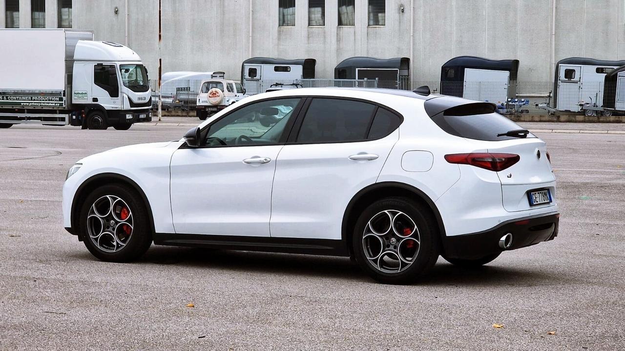 Alfa Romeo Stelvio 2.2 160 CV AT8 RWD