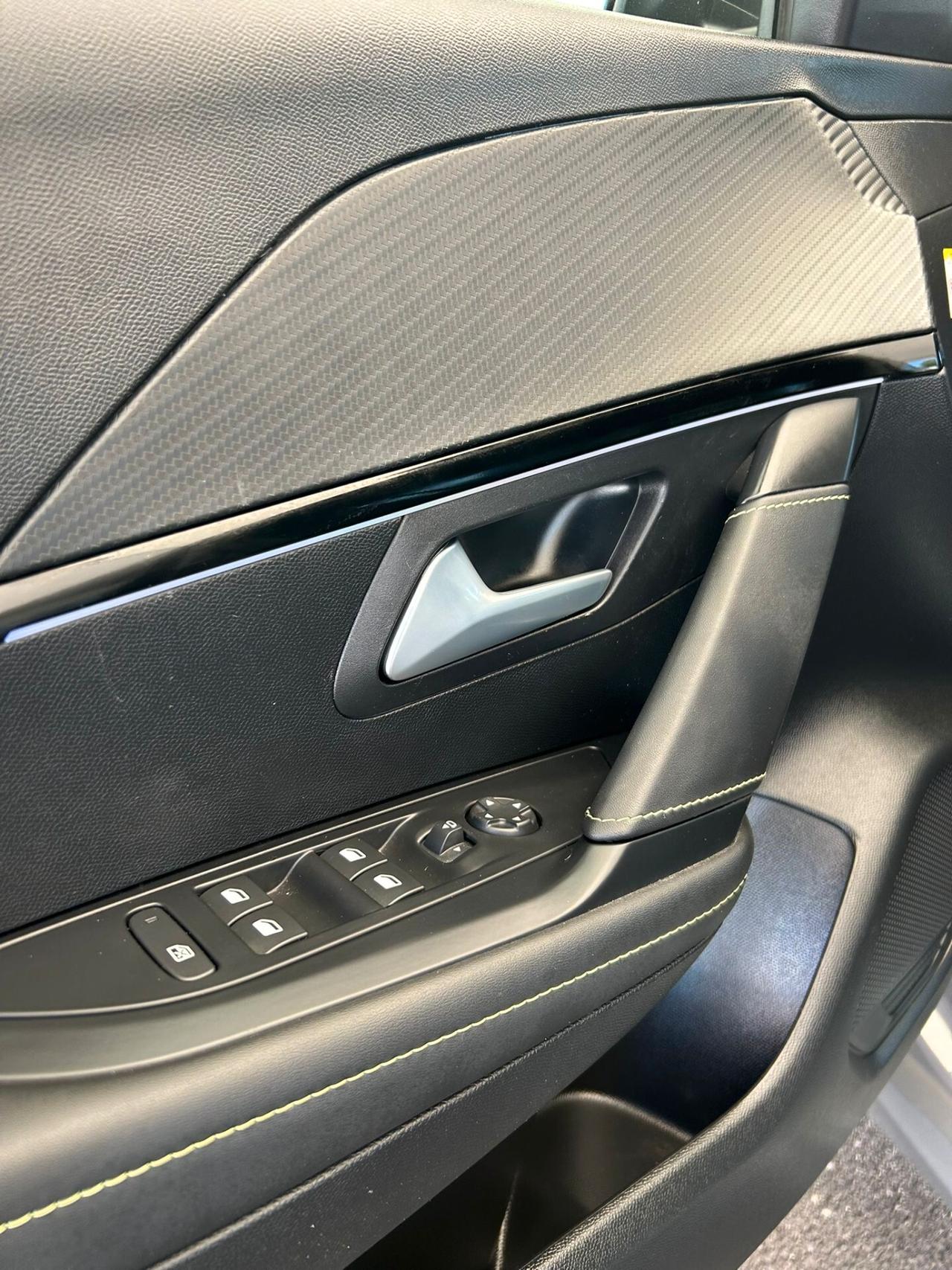 Peugeot 208 Hybrid 145 e-DCS6 GT