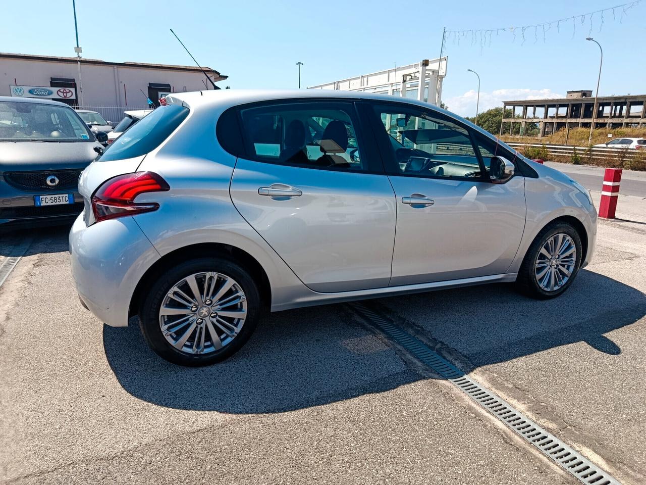 Peugeot 208 BlueHDi 75CV Allure 5 porte