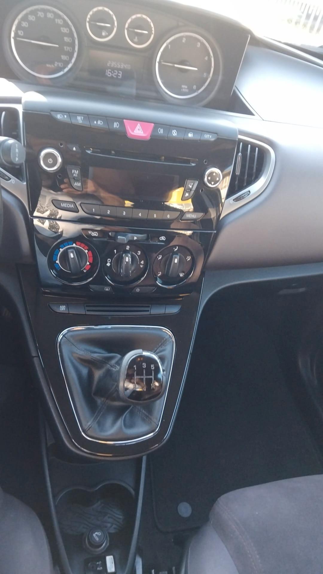Lancia Ypsilon 1.3 MJT 16V 95 CV 5 porte S&S Platinum