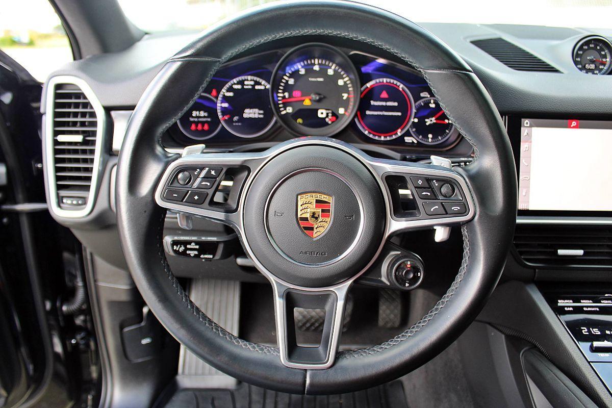 PORSCHE - Cayenne Coupe'