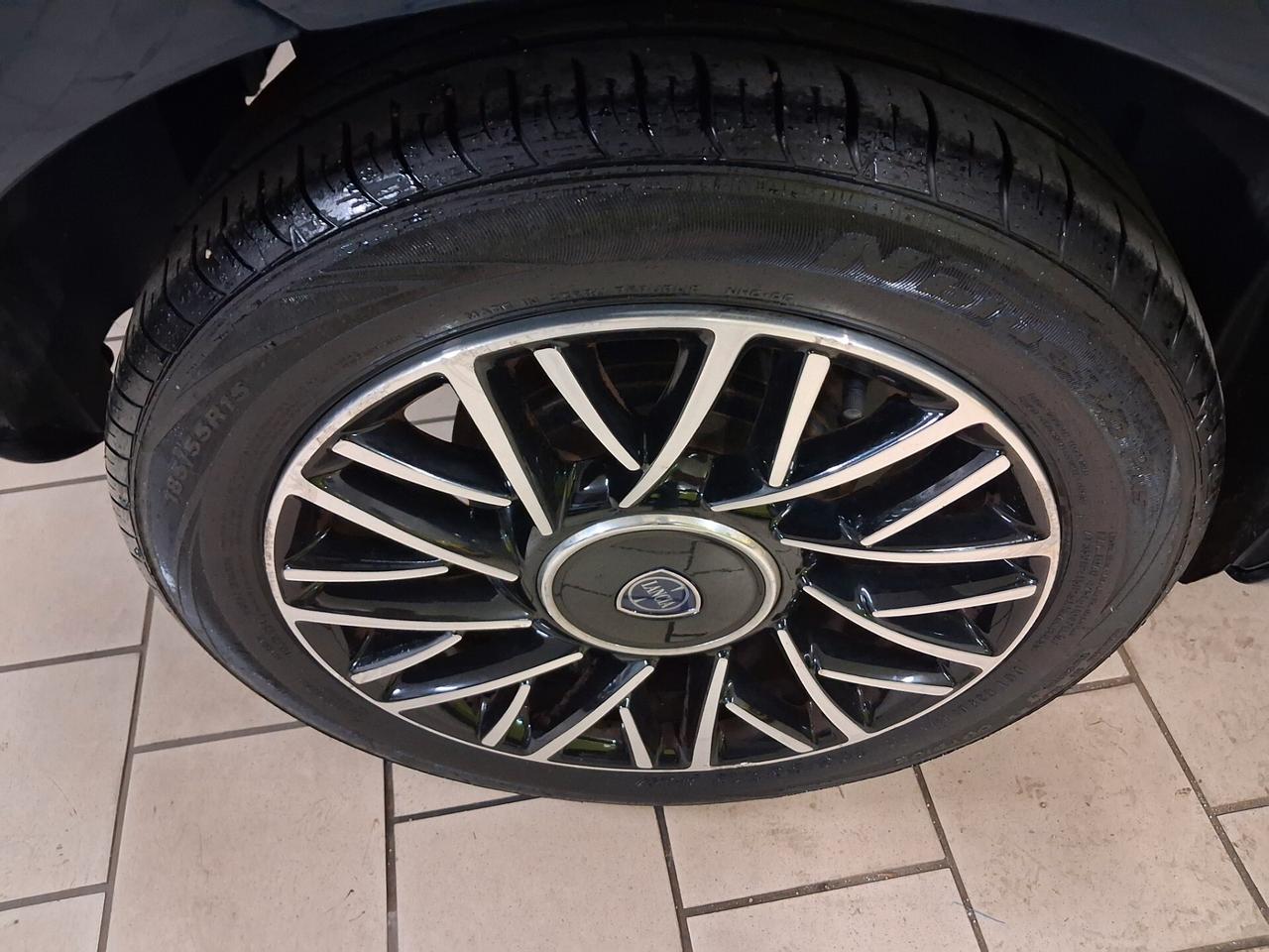 Lancia Ypsilon 1.2 69 CV 5 porte GPL Ecochic 30th