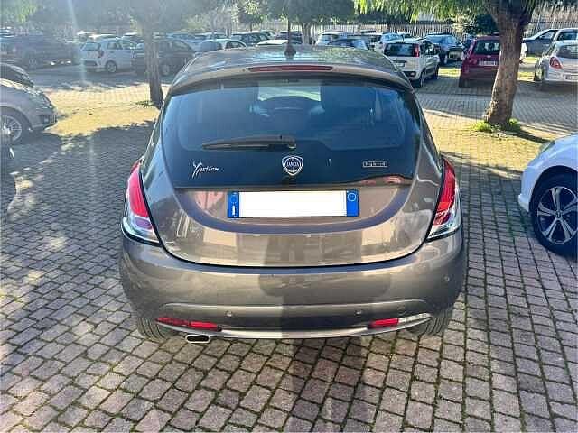 Lancia Ypsilon 1.0 FireFly 5 porte S&S Hybrid Gold