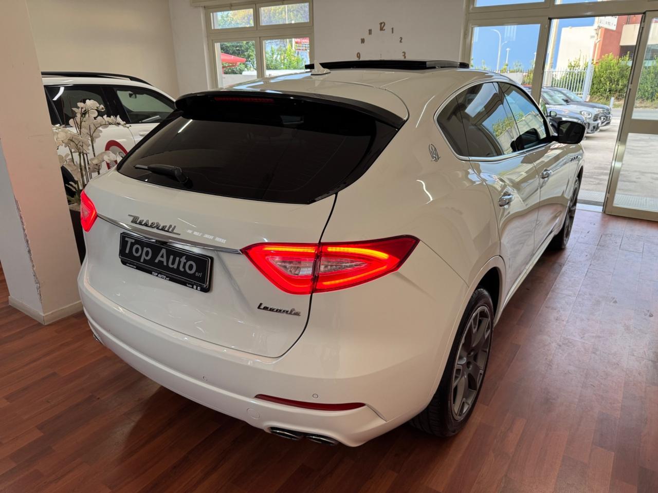 MASERATI LEVANTE V6 275 CV AWD GRANLUSSO / TETTO