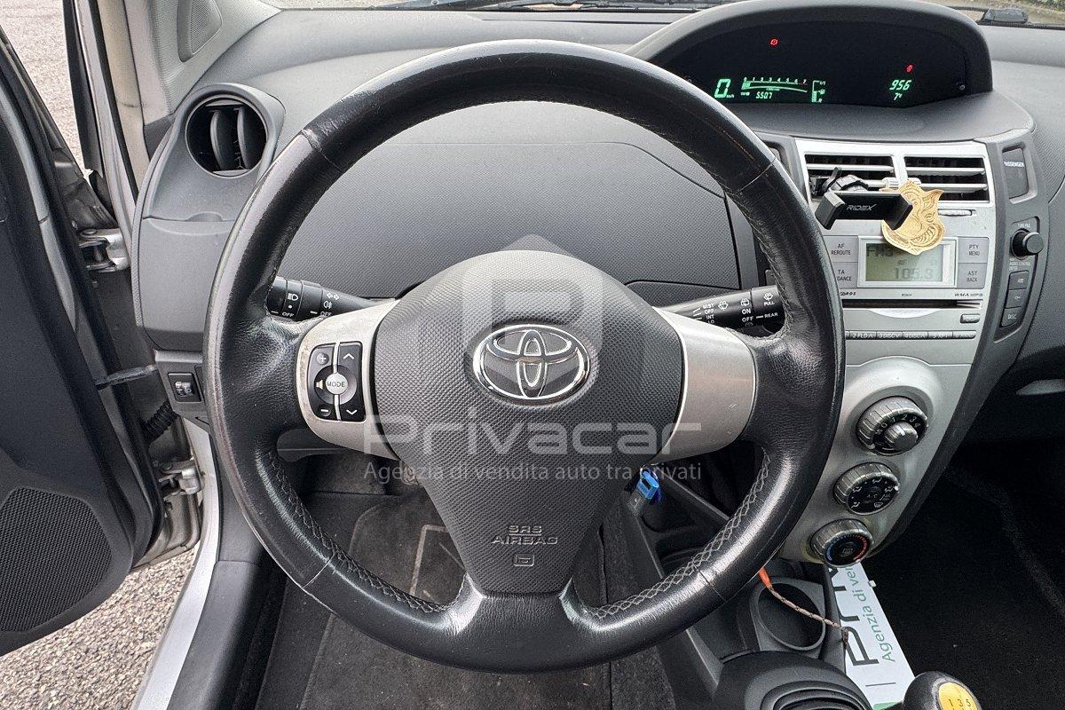 TOYOTA Yaris 1.3 5 porte Luna