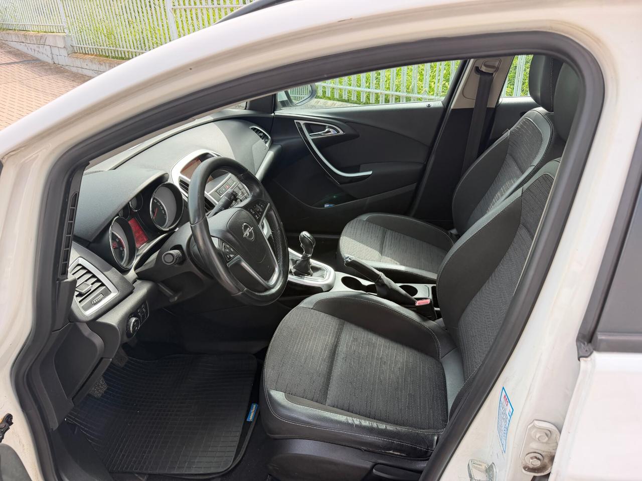 Opel Astra 2.0 CDTI 165CV Sports Tourer Business