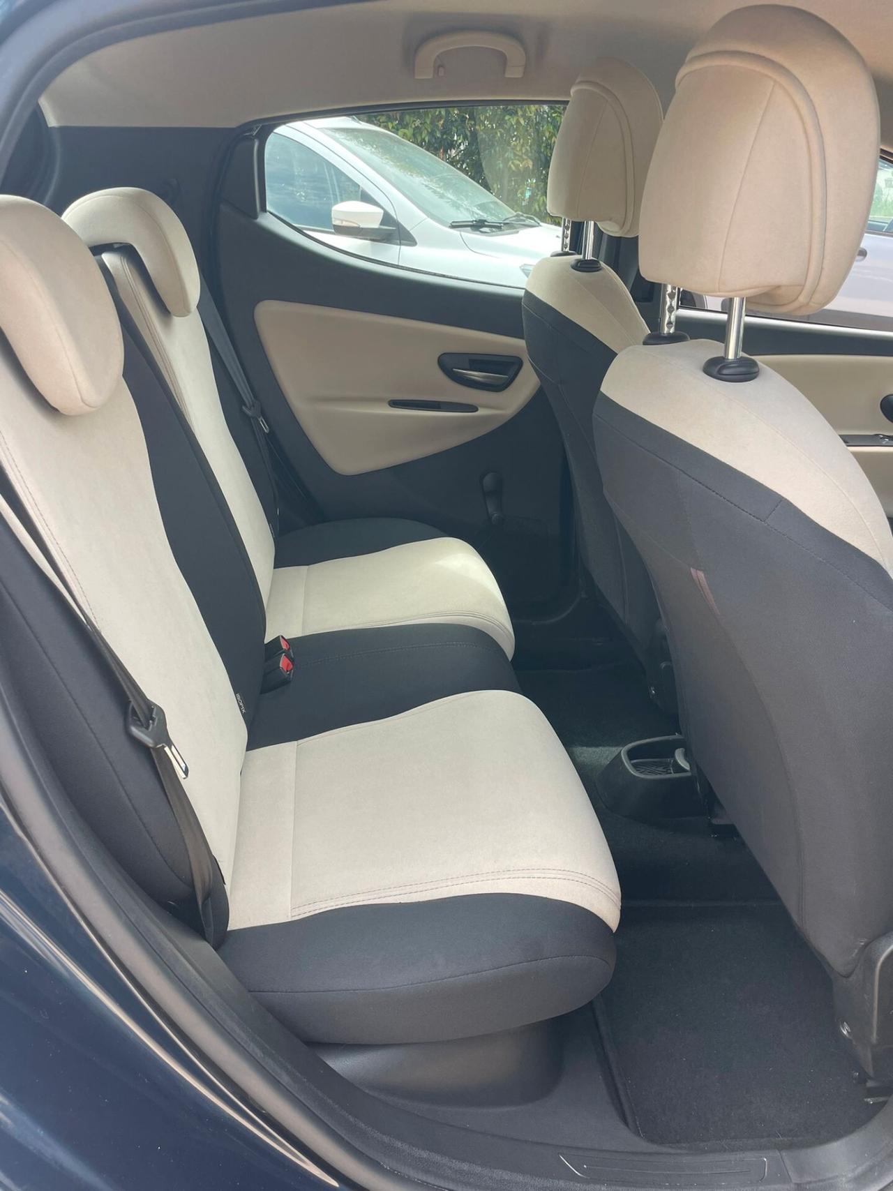Lancia Ypsilon 1.3 MJT 16V 95 CV 5 porte Platinum