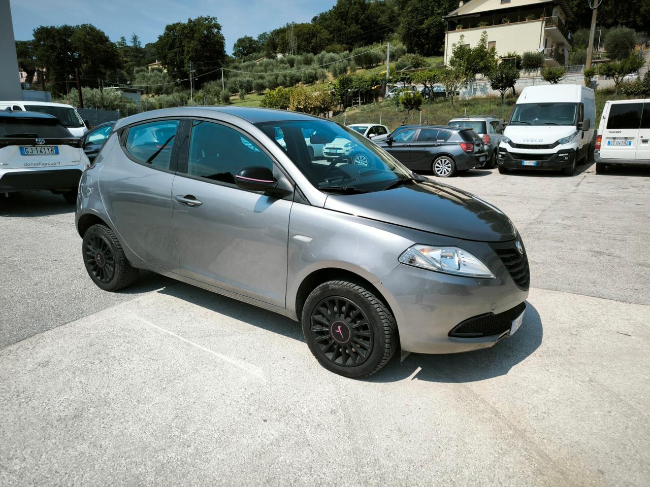 Lancia Ypsilon 0.9 TwinAir 85 CV 5 porte Metano Ecochic Elefantino