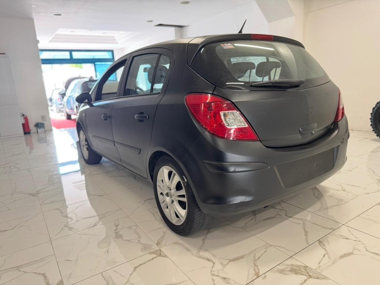 Opel Corsa 1.2 5 porte NEOPATENTATI